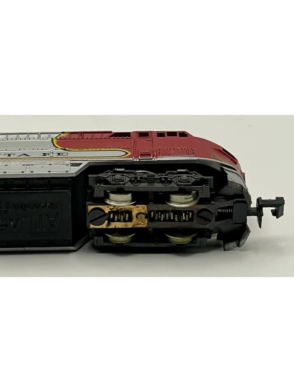 Vintage 1969 ATLAS- Fairbanks-Morse FM Diesel Locomotive Santa Fe -N Scale 2121